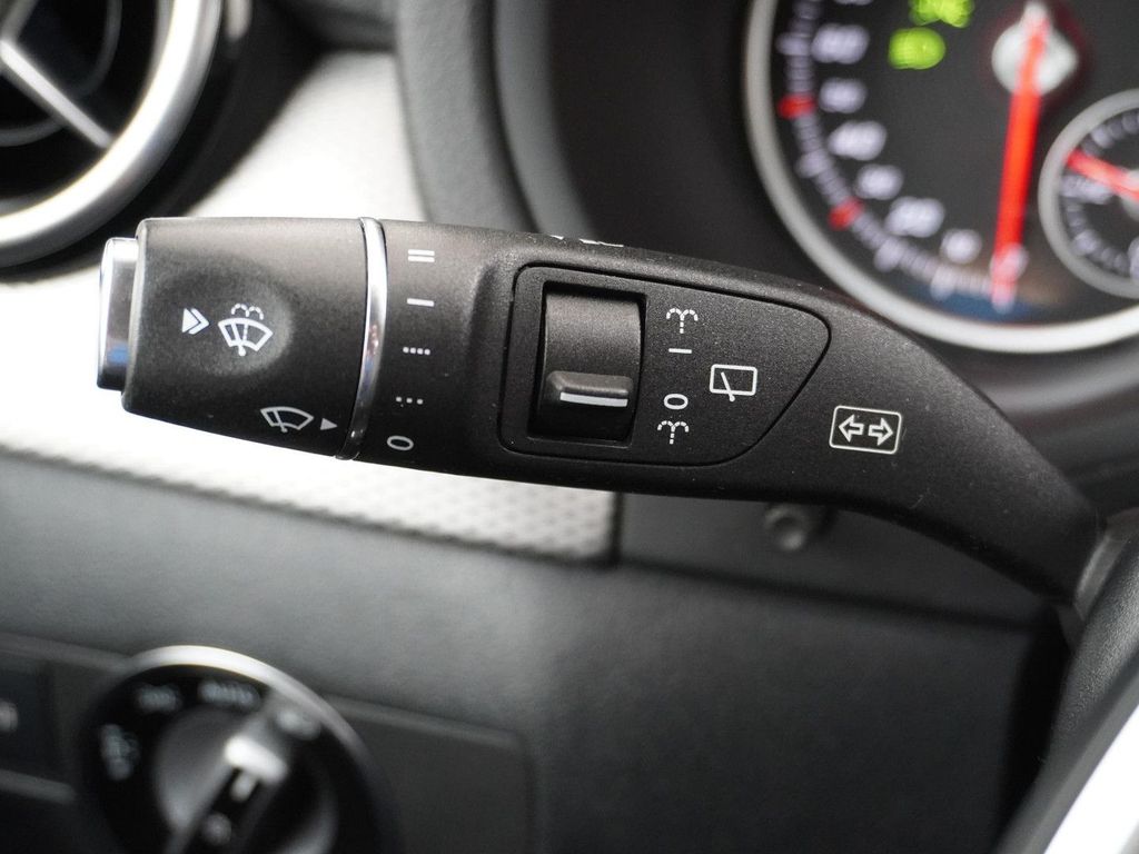 Mercedes-Benz B 180 Ambition Facelift Urban navi kamera AHK au