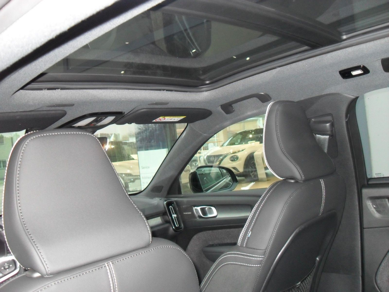 Fahrzeugabbildung Volvo XC40 B4 Plus Black Edition | 360° | Pamora.