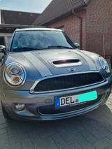 MINI COOPER S CLUBMAN COOPER S - silberne MINI Cooper S Clubman
