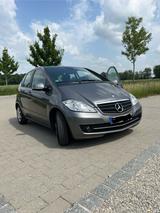 Mercedes-Benz A 160 CDI BlueEFFICIENCY - - Mercedes-Benz A 160: Cdi Blueefficiency