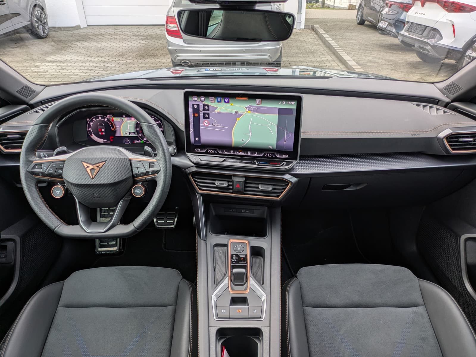 Fahrzeugabbildung CUPRA Leon 1.5 eTSI EDGE MATRIX*ACC*KAM*18"5JGARANTIE