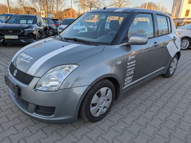 Suzuki Swift Lim. Black and White