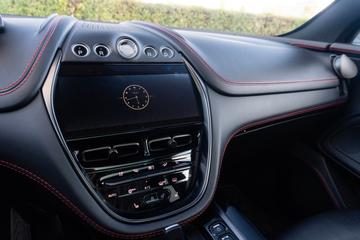 صورة مصغرة 18 لـ 2021 Aston Martin DBX