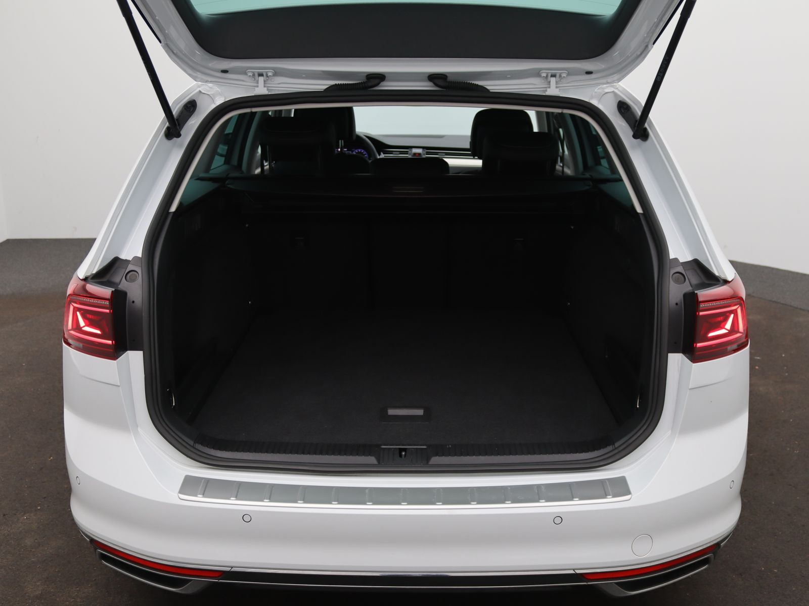 Volkswagen Passat Variant - Bild 8