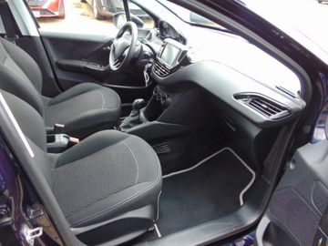 Bild 10 Peugeot 208 Active