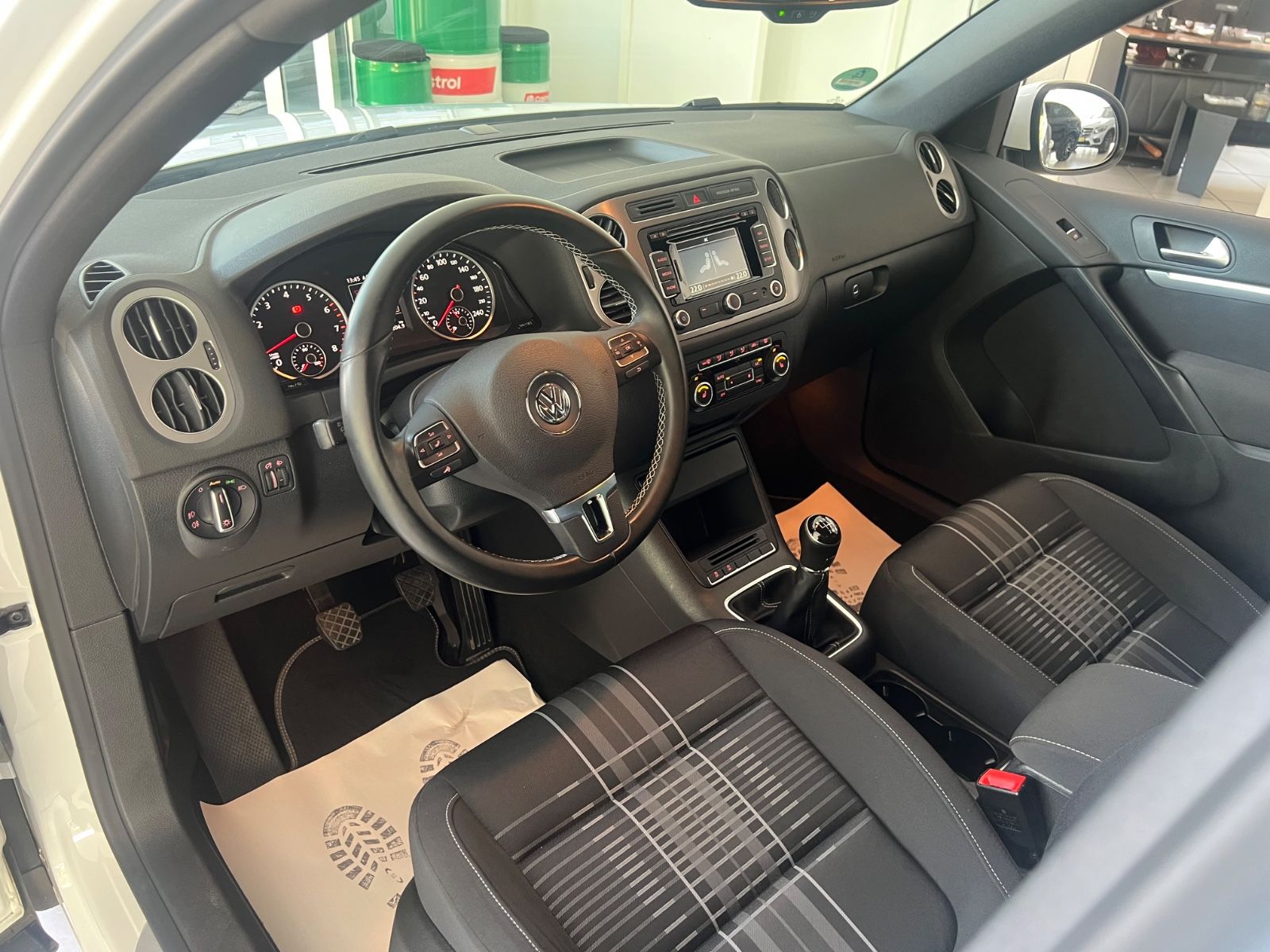Fahrzeugabbildung Volkswagen Tiguan Lounge Sport & Style BMT * 1.HAND *