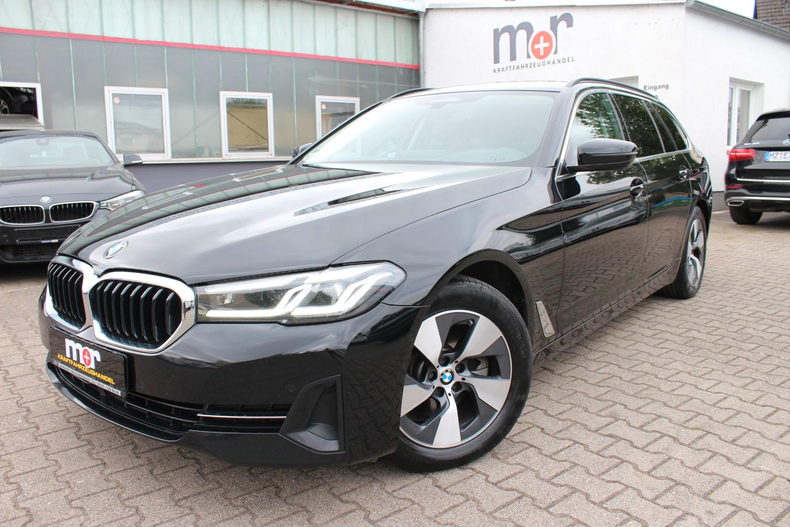 BMW 520 Touring~LEDER~NAVI~SHZ~AHK~PDC