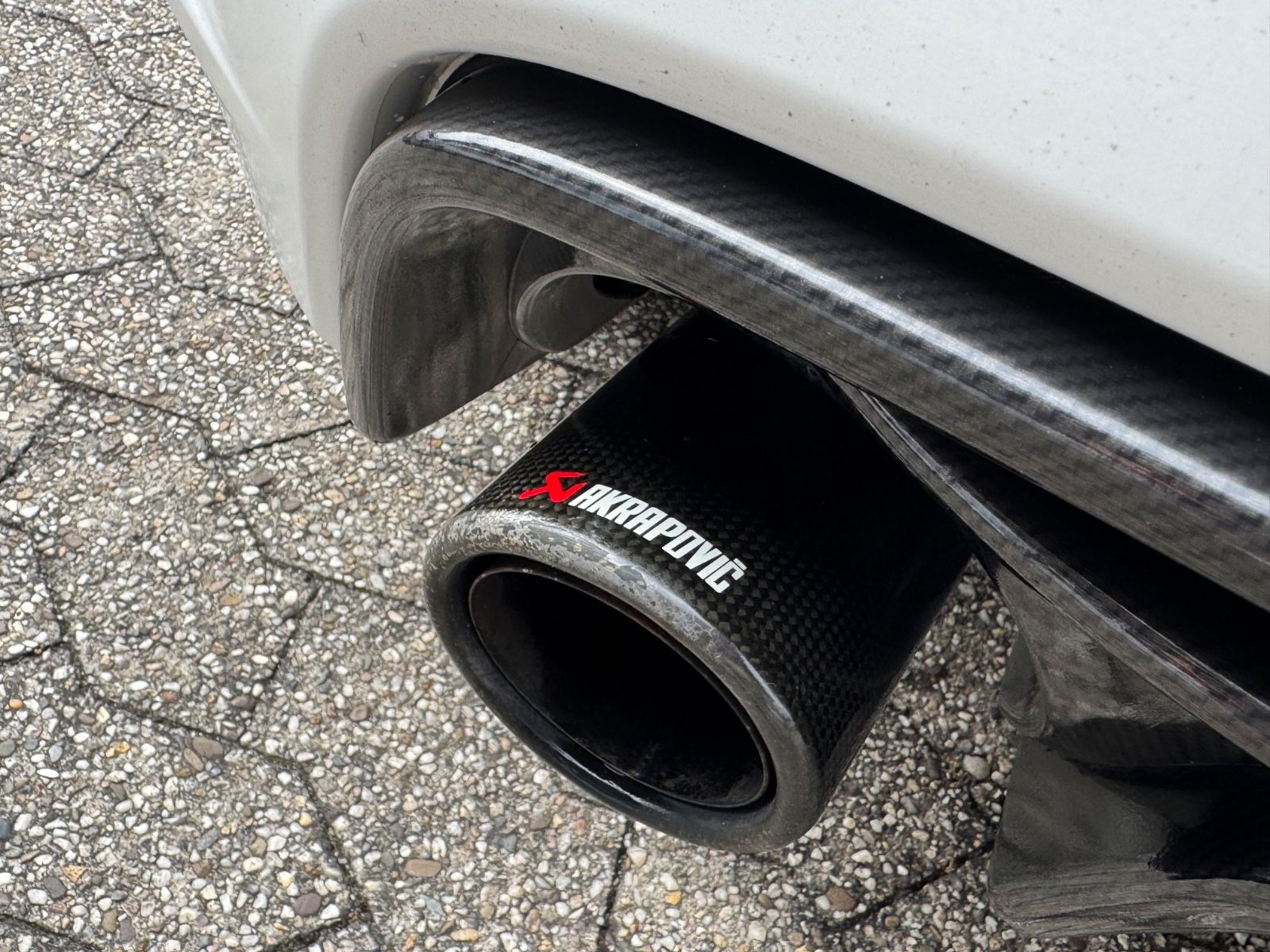 Fahrzeugabbildung Abarth 595 esseesse/CARBON/Akrapovic/MATT/Maxton-Design