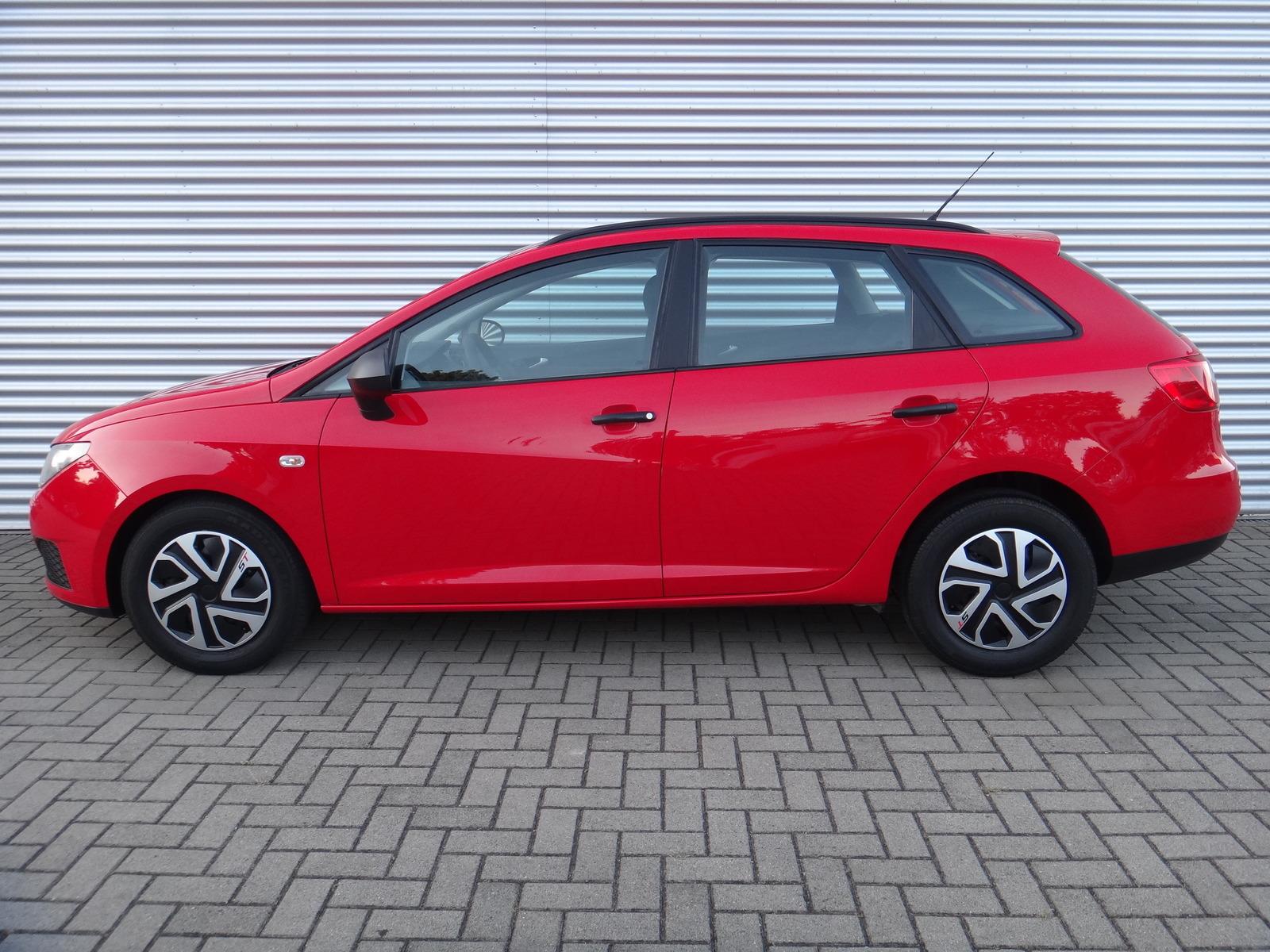 Seat Ibiza 2011 — rear view