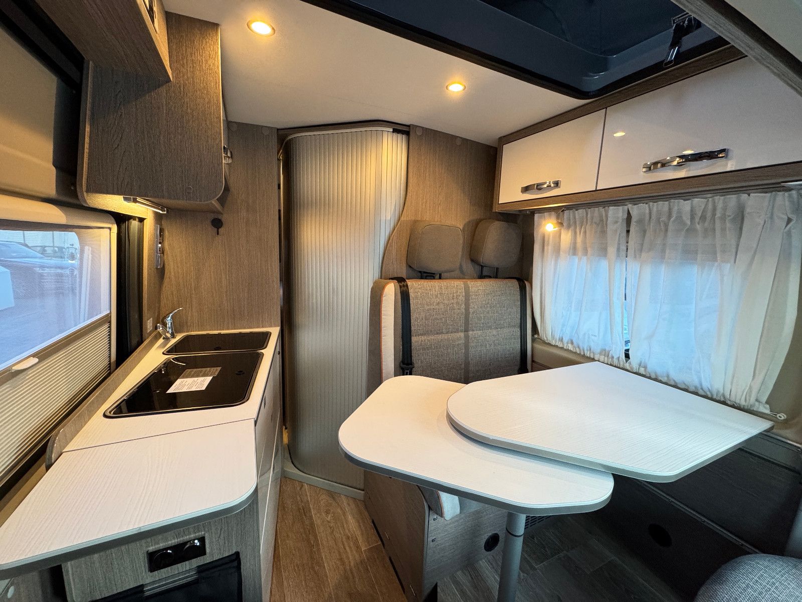 Fahrzeugabbildung Pössl 600 2WIN R PLUS CITROEN SCHLAFDACH AHK KAMERA