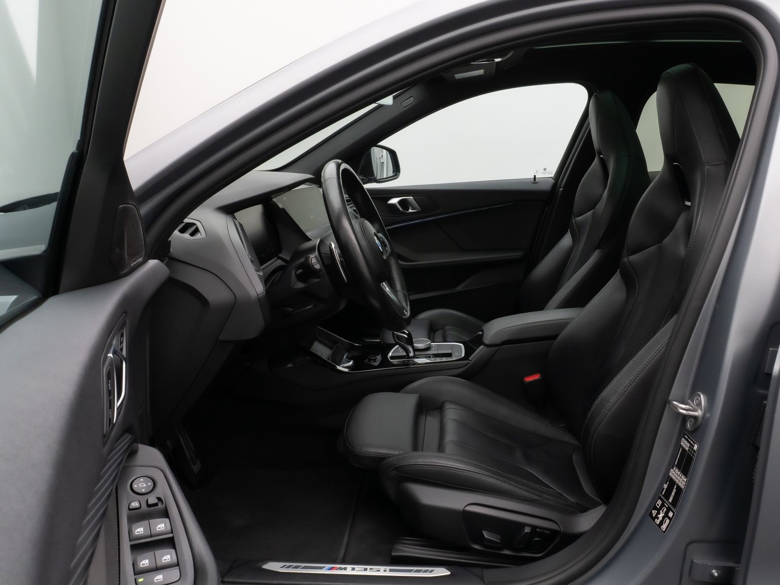 Fahrzeugabbildung BMW M135i xD Panorama Kamera HUD DAB H/K Komfort 18"