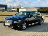 Lexus LS 600hl Deutsches Fahrzeug Lexus Service - schwarze Lexus LS 600