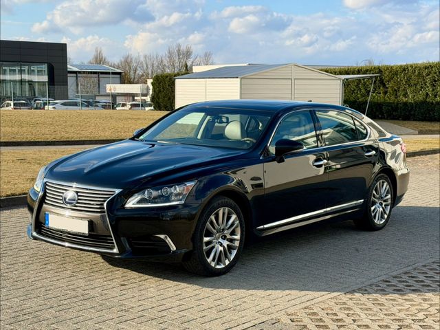 LEXUS LS 600