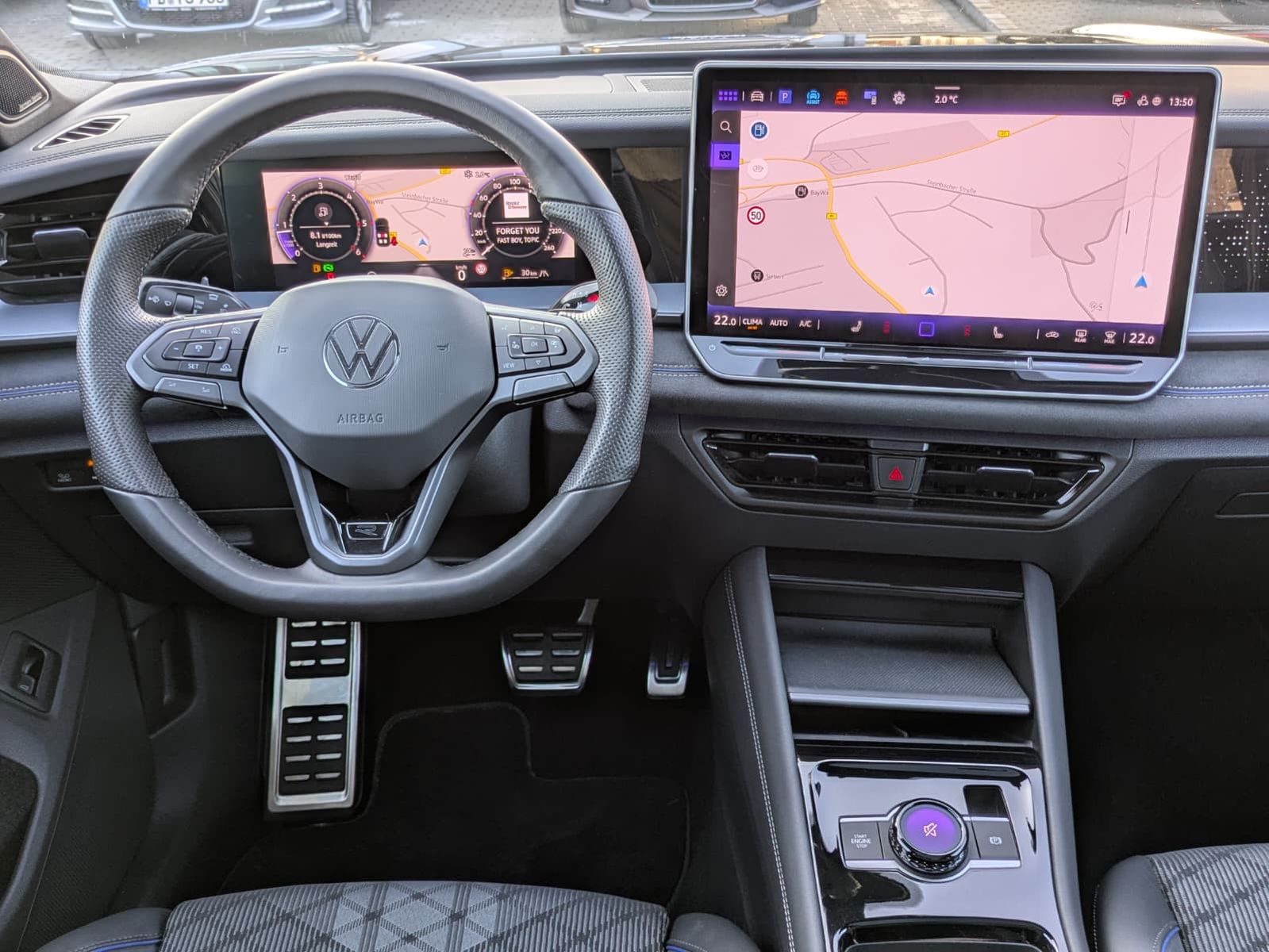 Fahrzeugabbildung Volkswagen Tayron 2.0 TDI 4M R-Line 7S*IQ-L.*PANO*HUD*AHK