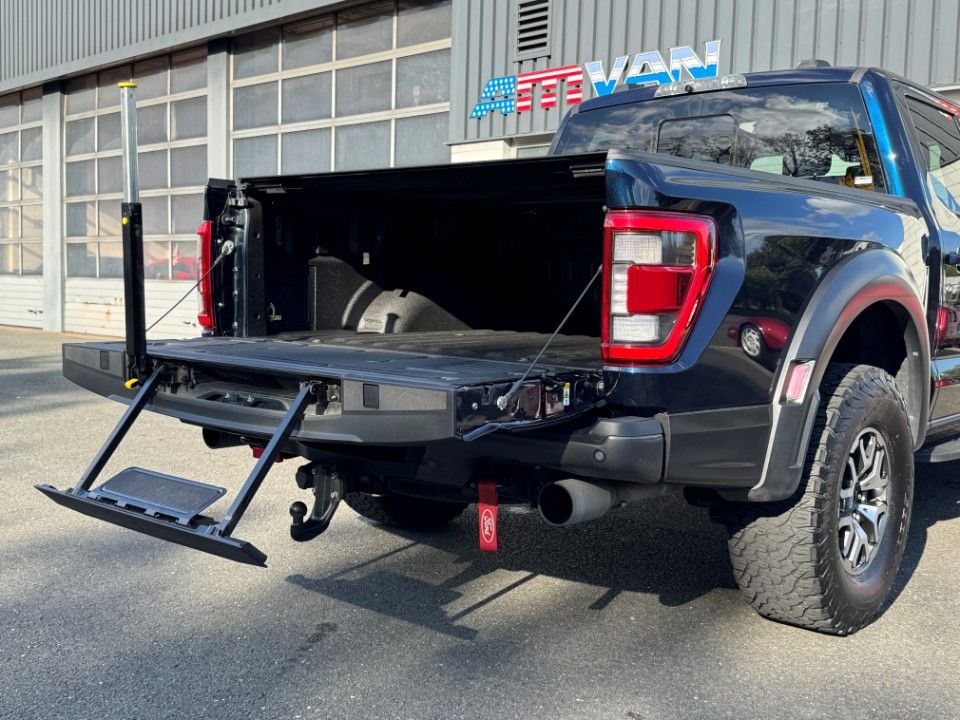 Fahrzeugabbildung Ford F-150 RAPTOR SuperCrew 1.Hd. uff. Mwst.