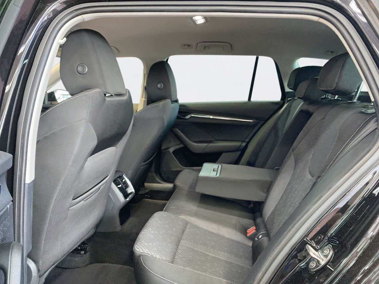 Skoda Octavia Combi Style 1.5 TSI LED+NAVI+PDC+GRA foto 15