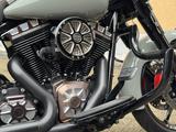 Harley-Davidson Road King FLHRC - HARLEY-DAVIDSON FLHR ROAD KING