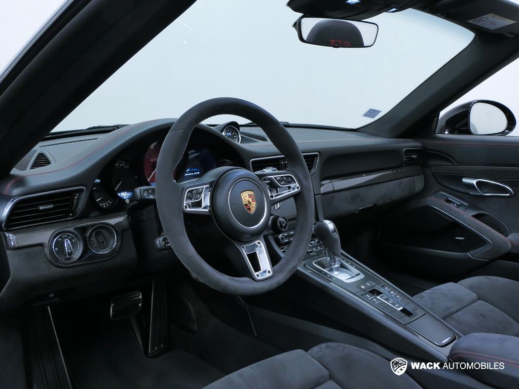 PORSCHE 911 2018