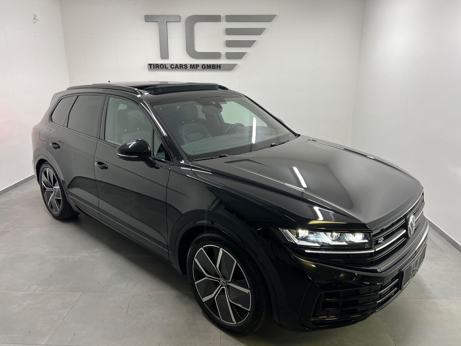 Volkswagen Touareg 3.0 TSI eHybrid R, IQ Drive, Pano, AHK,