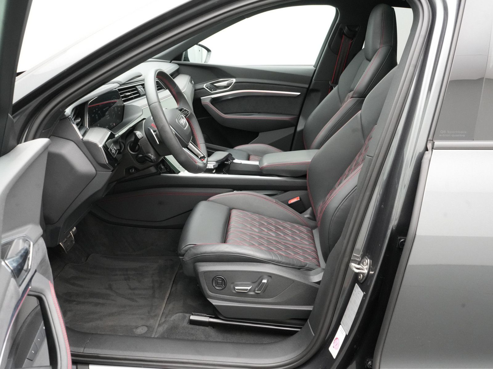 Audi Q8 e-tron - Bild 13