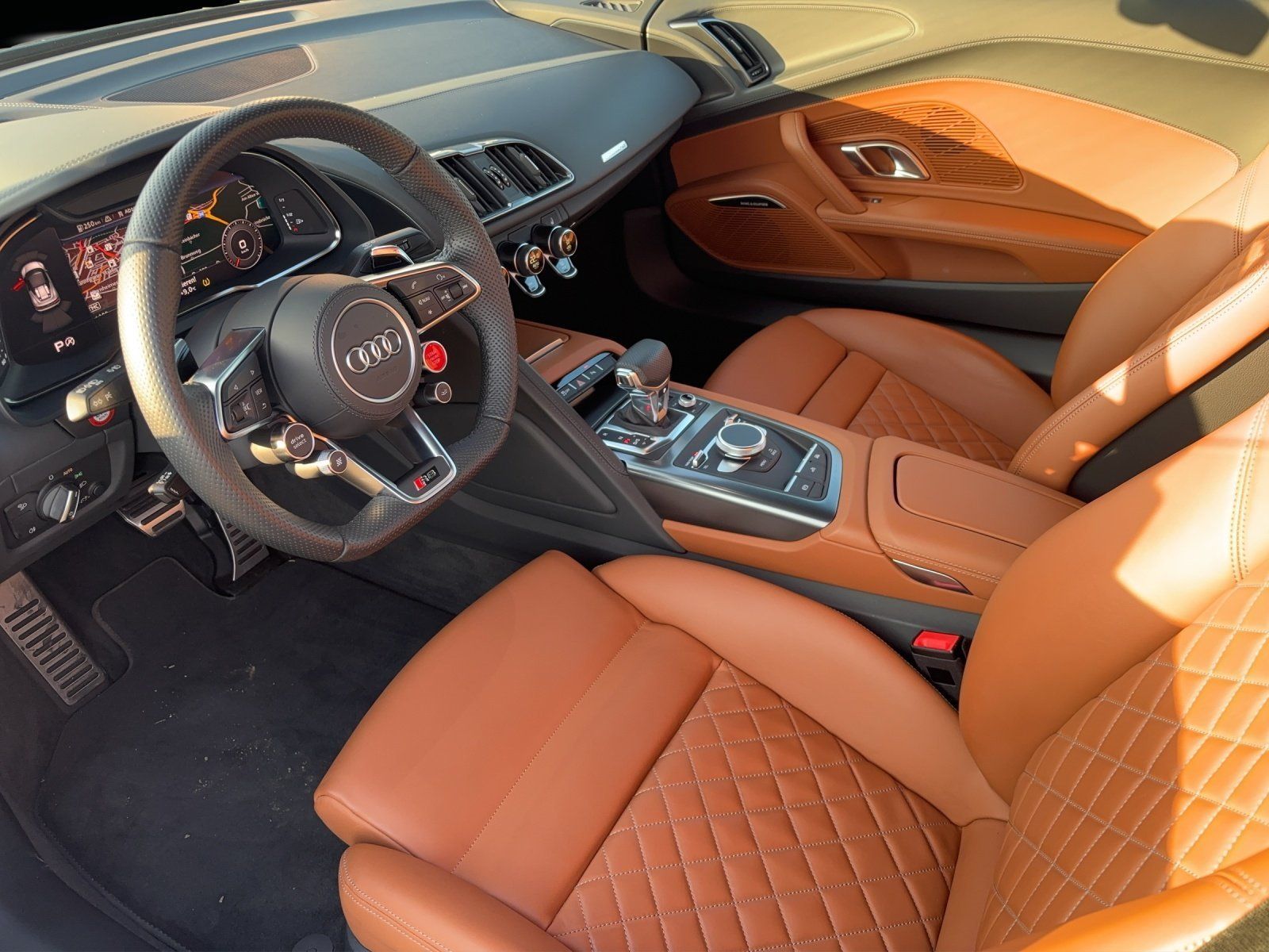 Fahrzeugabbildung Audi R8 Spyder 5.2 FSI Performance