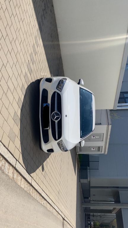Image of Mercedes-Benz A 220