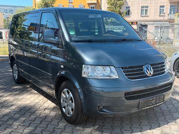 Volkswagen T5 Multivan - 1