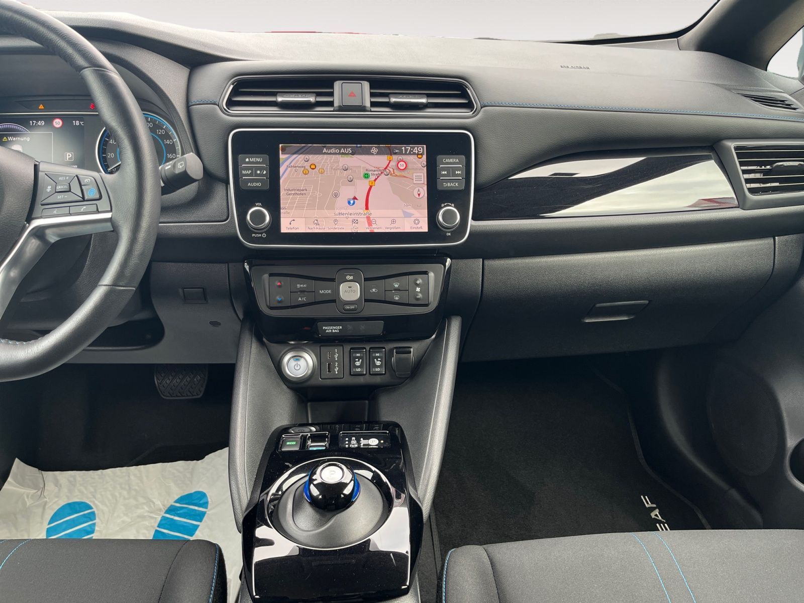Fahrzeugabbildung Nissan Leaf 40KW/h Autom. - N-Con.; 360°Kamera;SOH95%