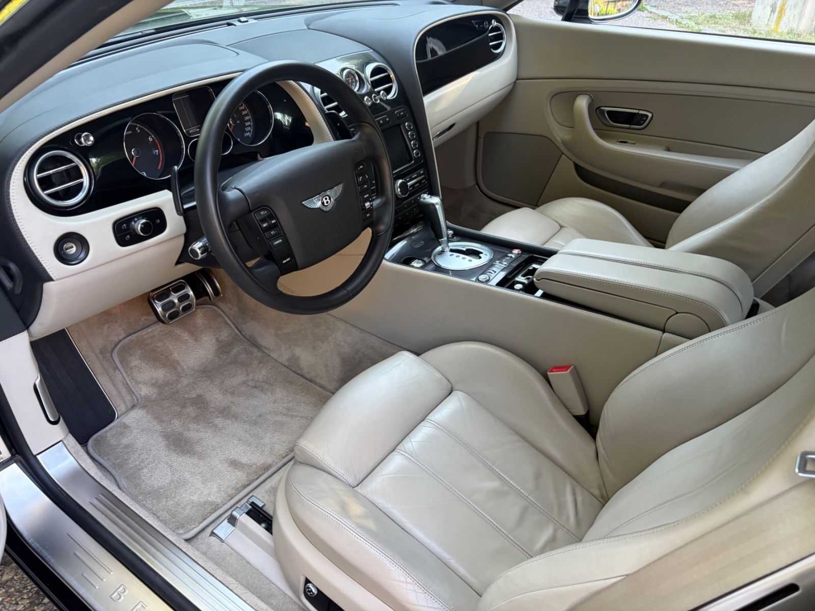 BENTLEY Continental GTC 13