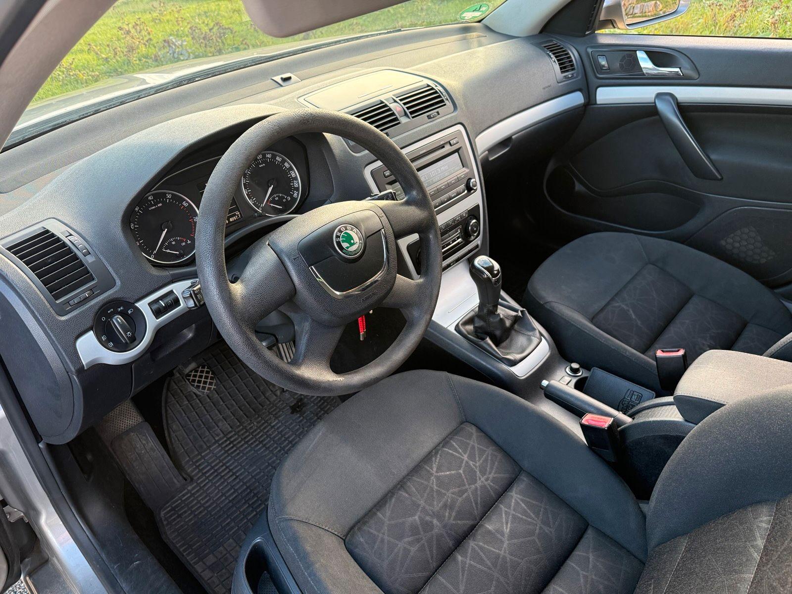 Skoda Octavia 2011 — photo 6
