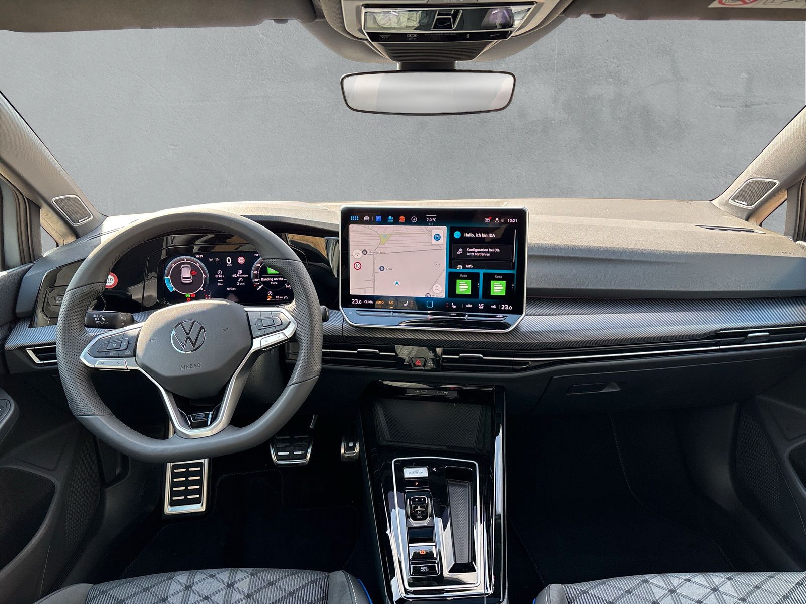 Fahrzeugabbildung Volkswagen Golf 2.0 TDI DSG R-Line AHK