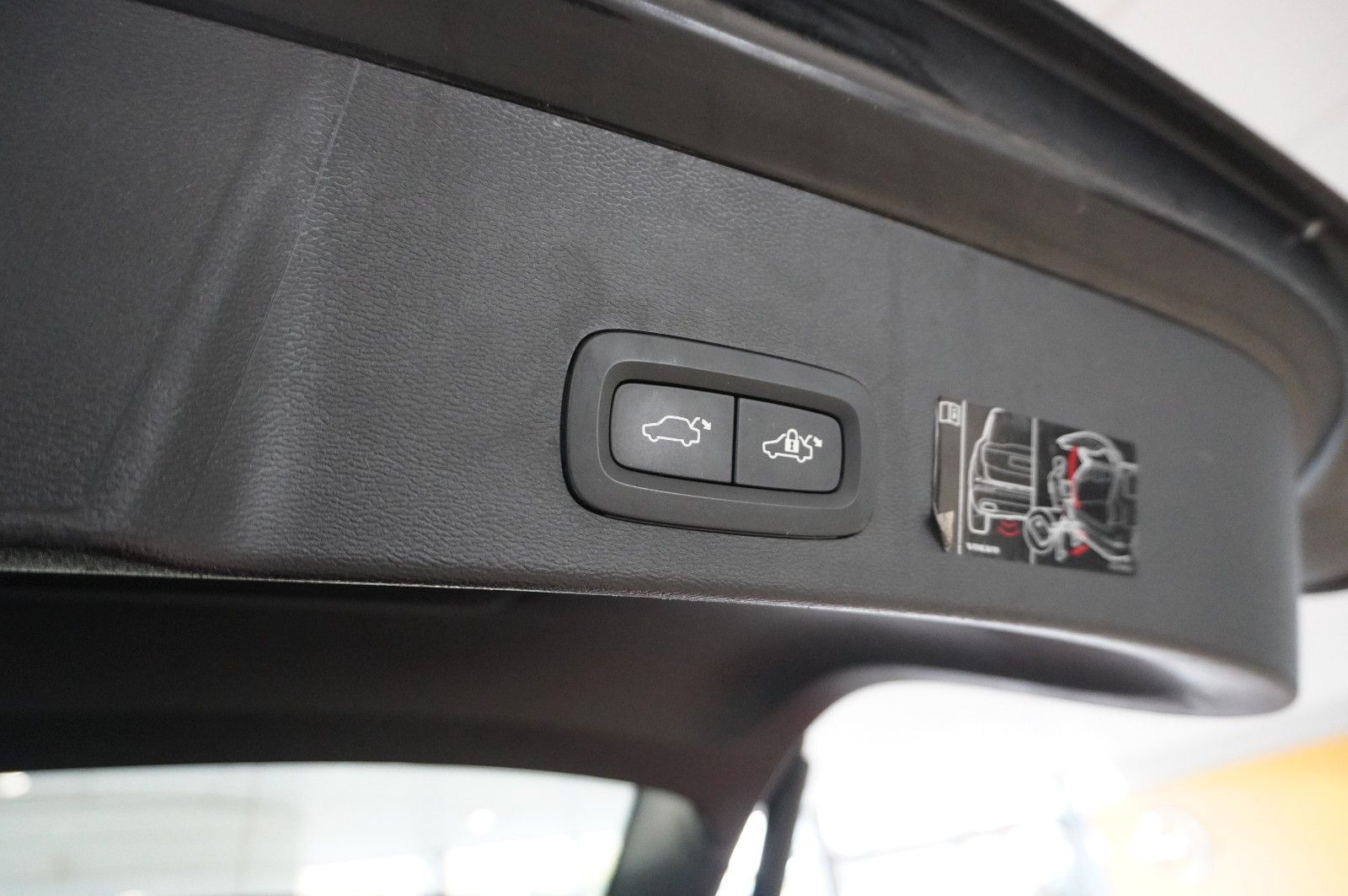 Fahrzeugabbildung Volvo XC40 T3 Momentum Pro LED/NAVI/LEDER/AHK/CAM
