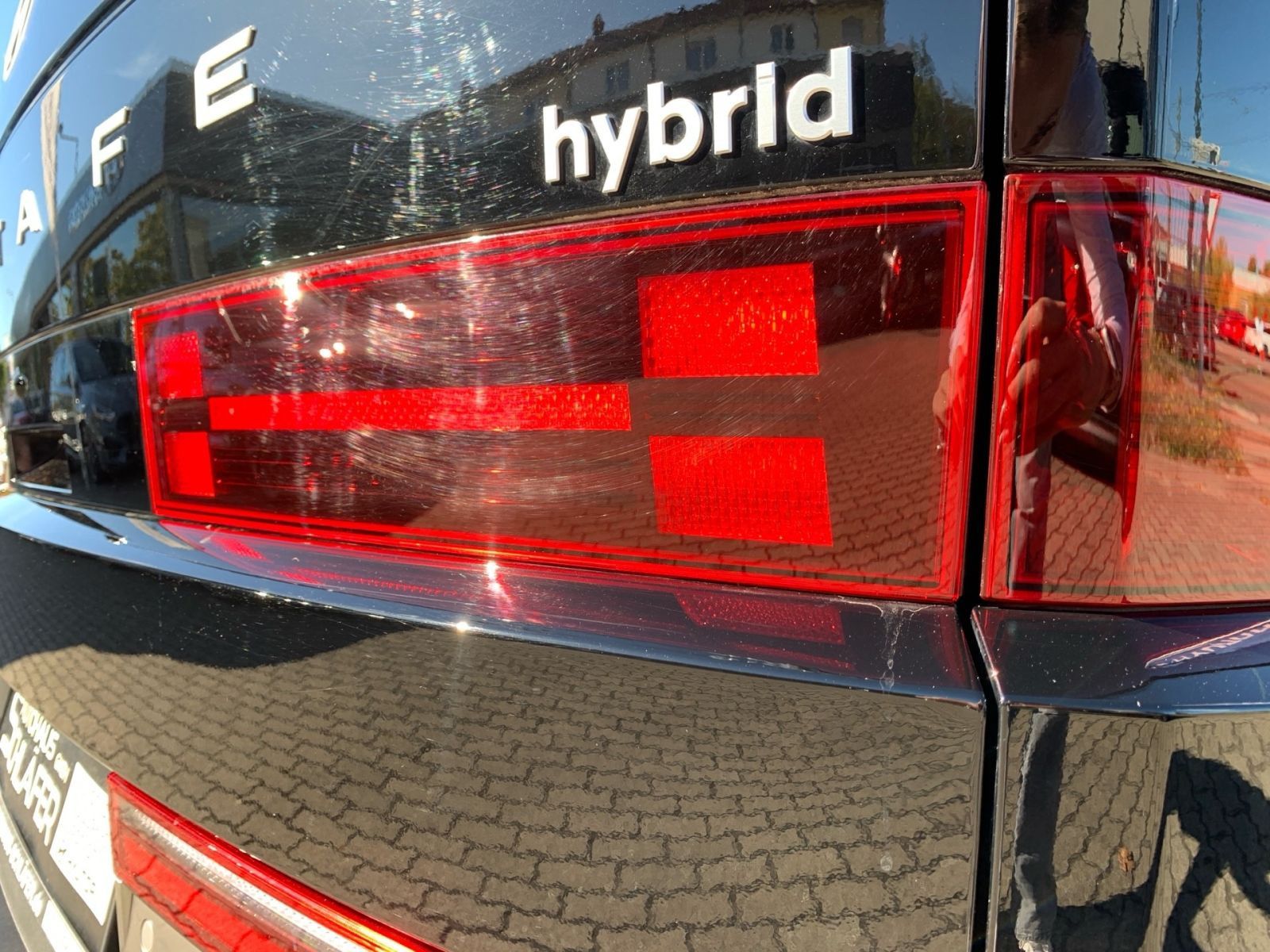 Fahrzeugabbildung Hyundai SANTA FE 1.6T-GDI Signature Hybrid 4WD Schiebeda