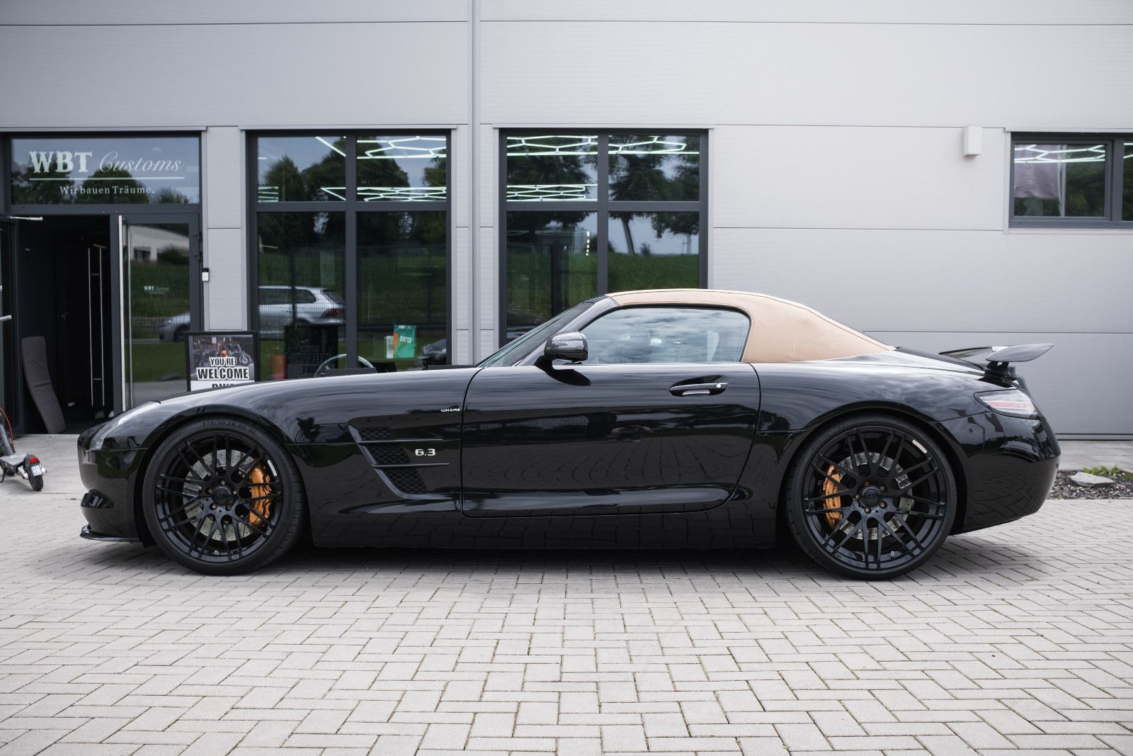 Fahrzeugabbildung Mercedes-Benz SLS AMG Roadster-Rückfahrkamera-Performance-Pak.