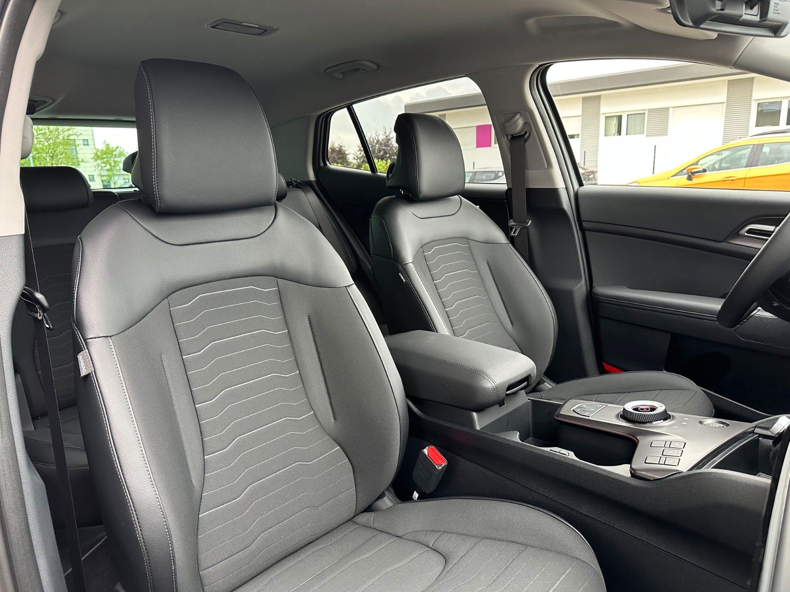 Fahrzeugabbildung Kia Sportage 1.6 T-GDI Hybrid 2WD Spirit Drive Wise