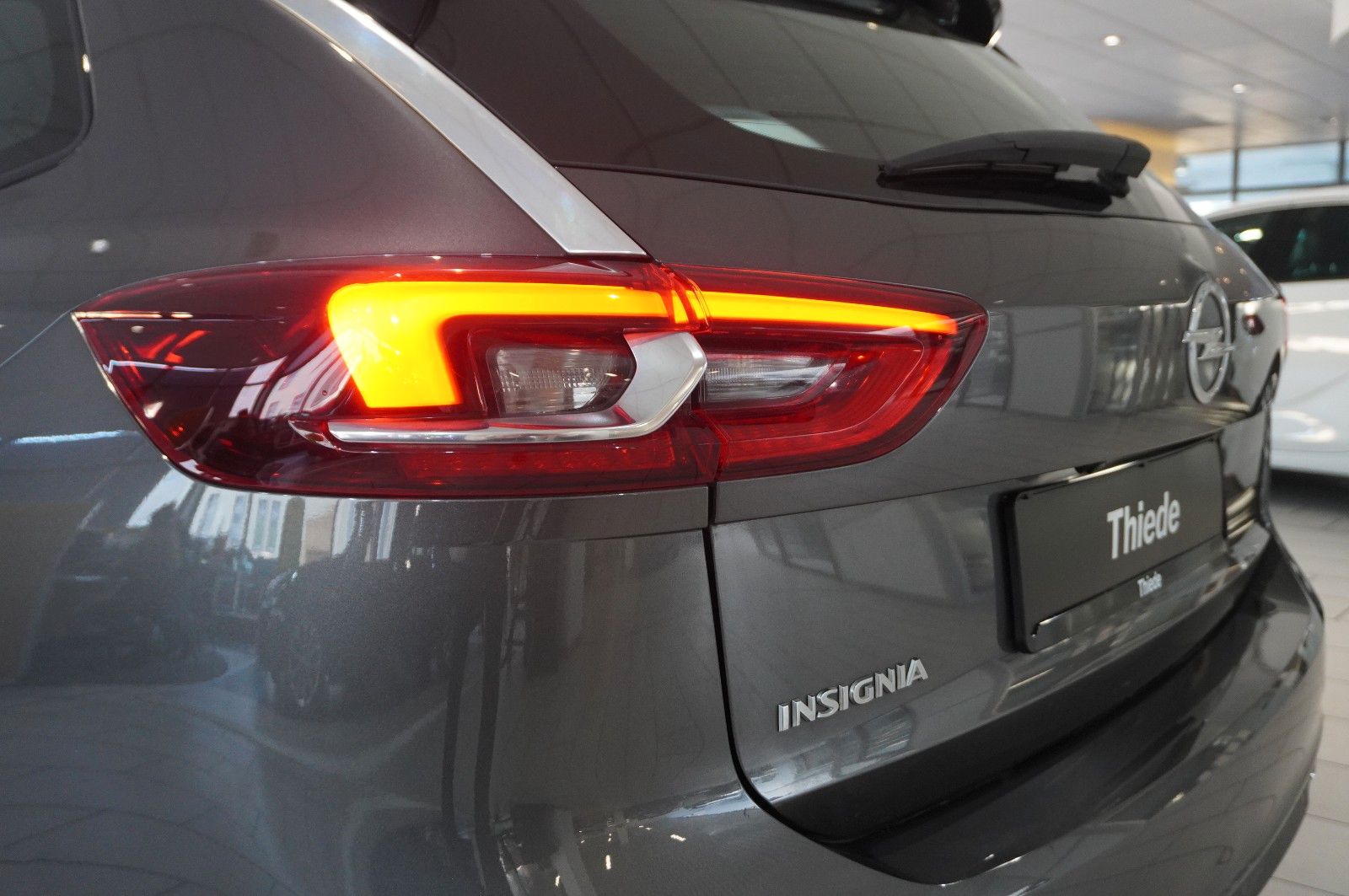 Fahrzeugabbildung Opel Insignia B ST 2.0D BUSINESS NAVI/LED/KAMERA/DAB+