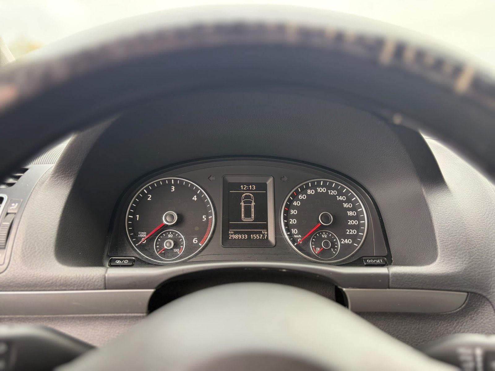 Volkswagen Touran 2015 — photo 13