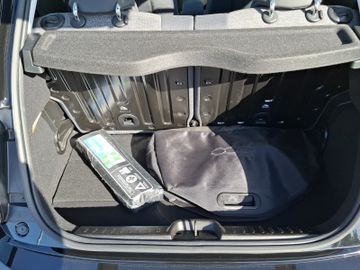 Fiat 500 e Icon KeyLess+Navi+LM+SoundSys+SpurH+AUT