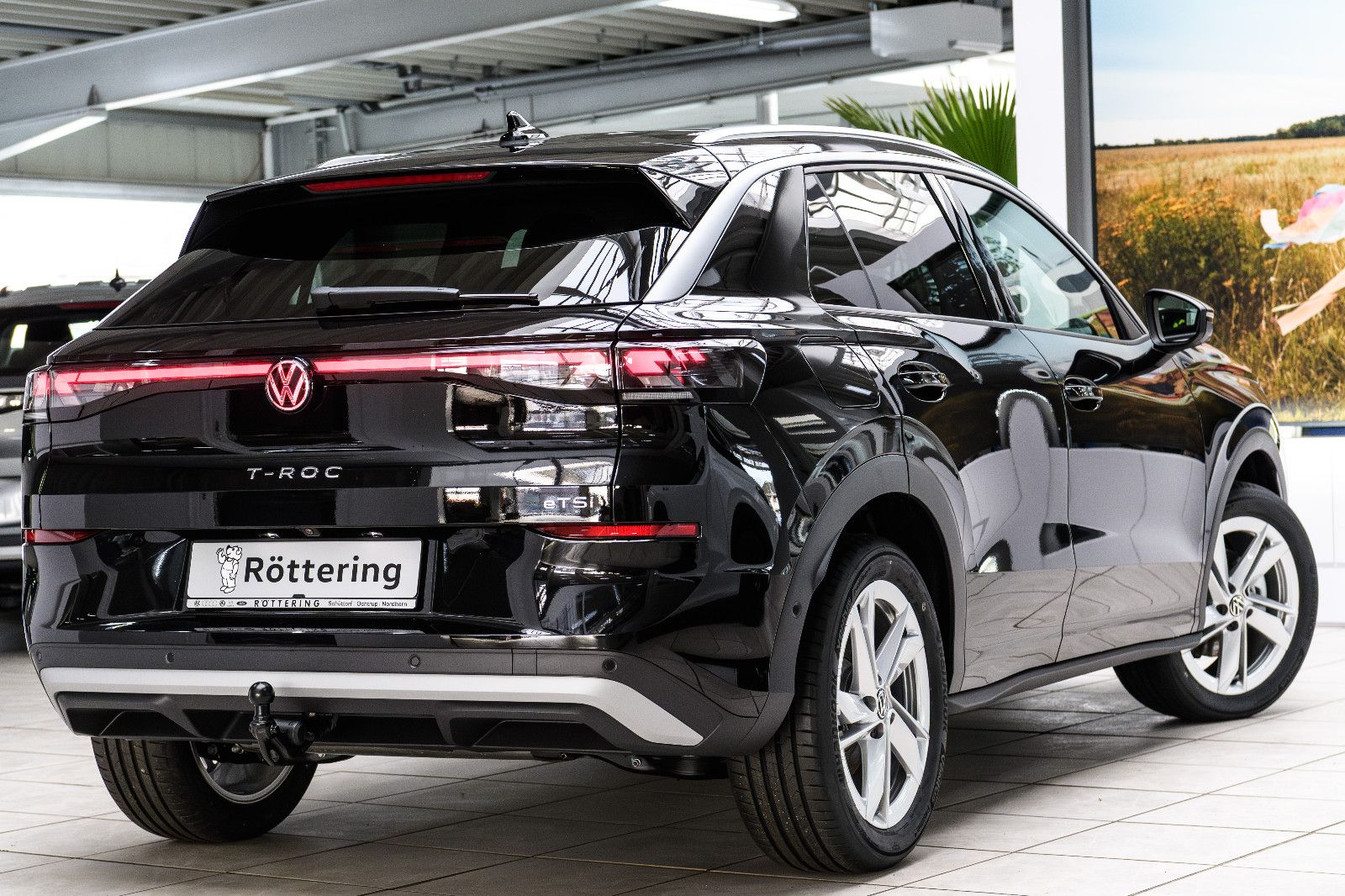 Fahrzeugabbildung Volkswagen T-Roc 1.5 eTSI  Style+IQ-Light+AHK+5 Jahre Gar.