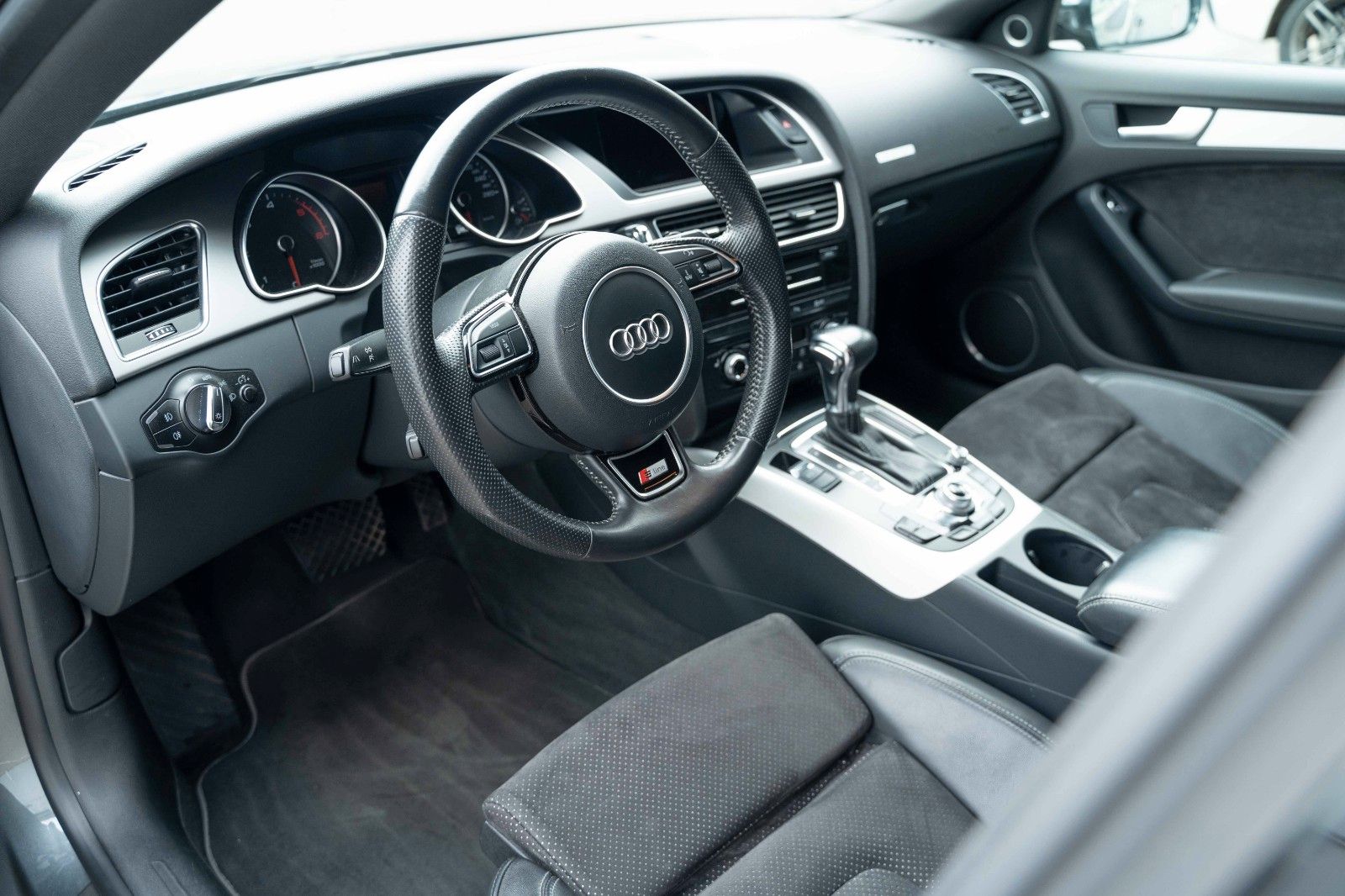 Fahrzeugabbildung Audi A5 SPORTB. 3.0 TDI S LINE B&O ACC LANE XENONPLUS