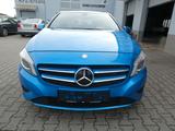 Mercedes-Benz A 180 A A 180 BlueEfficiency    I Hand - Mercedes-Benz A 180 mit Benzin-Antrieb: Leder, Limousine