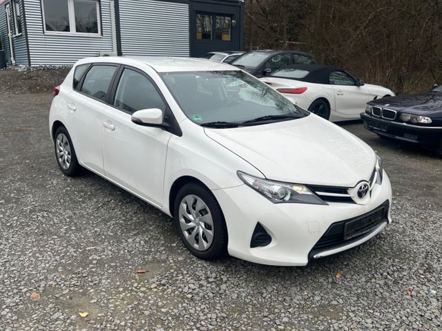 Toyota Auris Cool