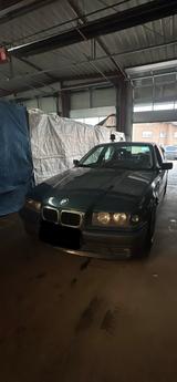 BMW E36 320i - BMW 3er Reihe mit Halbautomatikschaltung