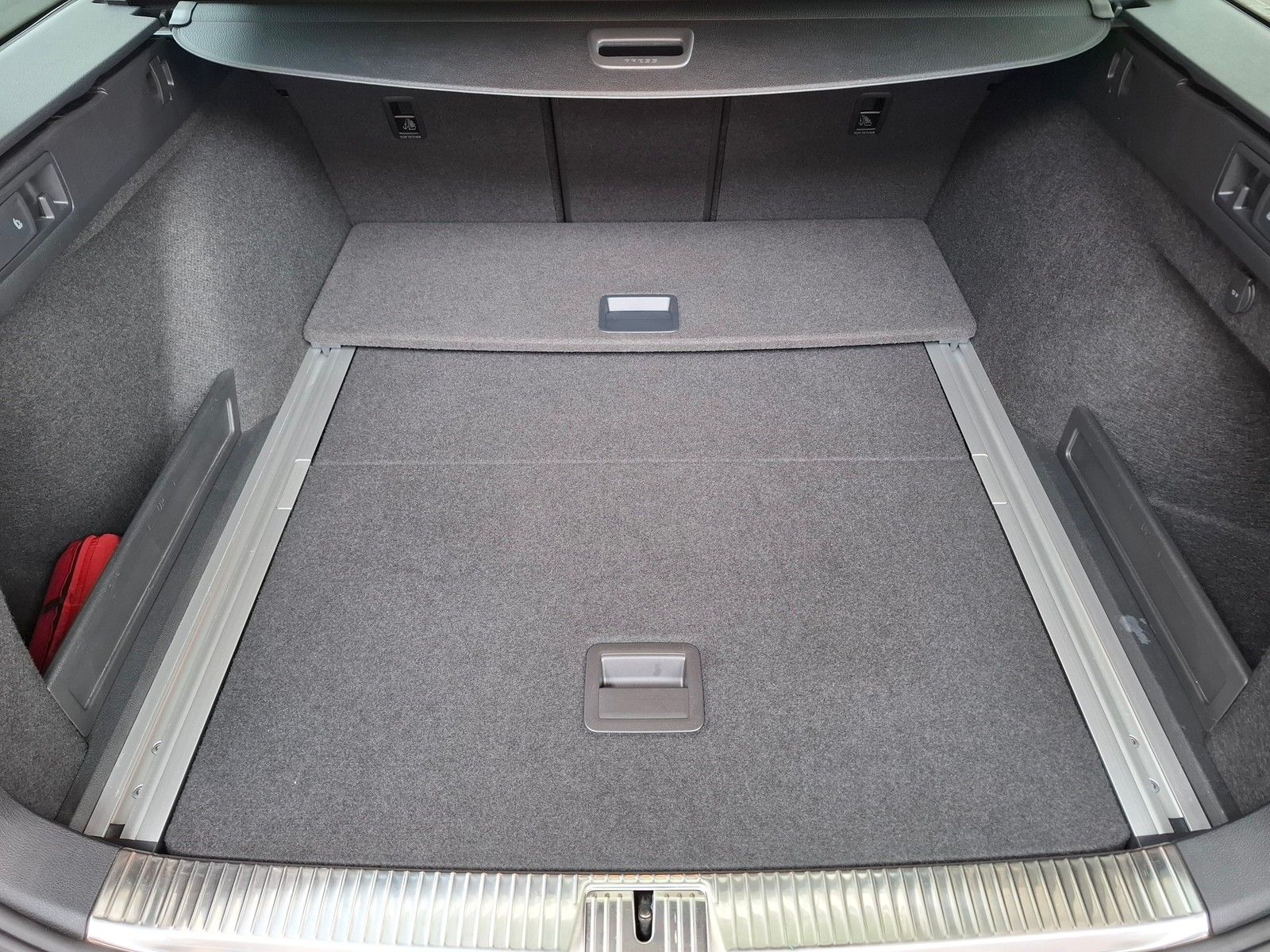Fahrzeugabbildung Volkswagen Passat Var. Business 1.5 TSI DSG +LED +Tempomat