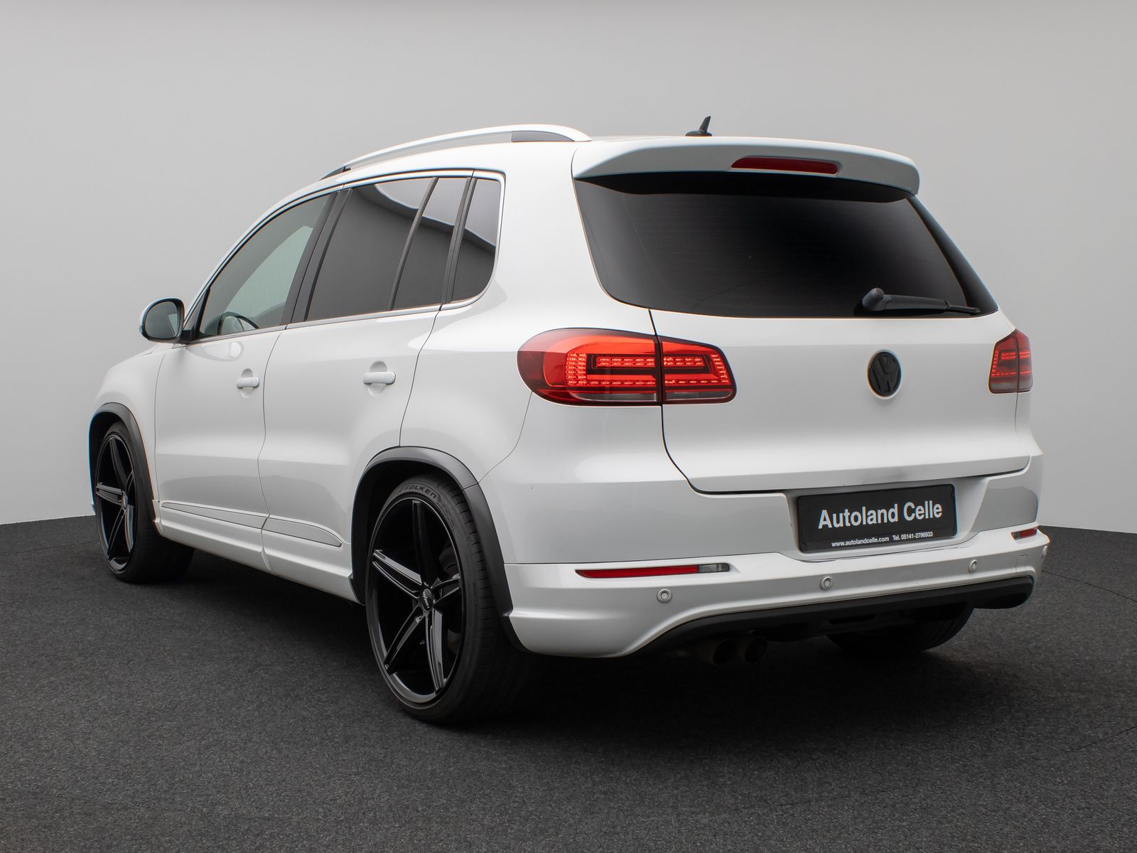 Fahrzeugabbildung Volkswagen Tiguan R-Line Xenon DAB Sitzhzg. AHK 8FACH