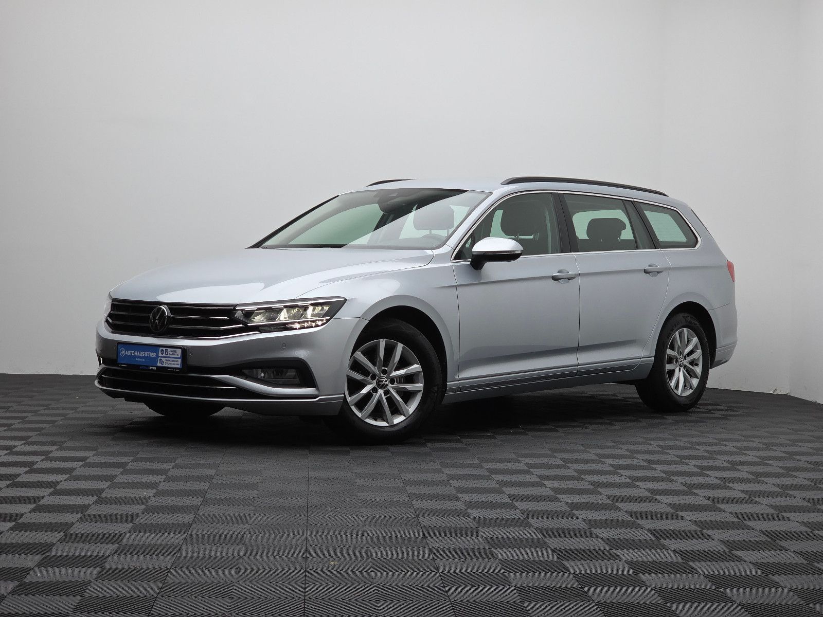Gebrauchtwagen Volkswagen Passat Variant Passat Variant 2.0 TDI SCR DSG AHK SHZ RFK NAVI in Münster