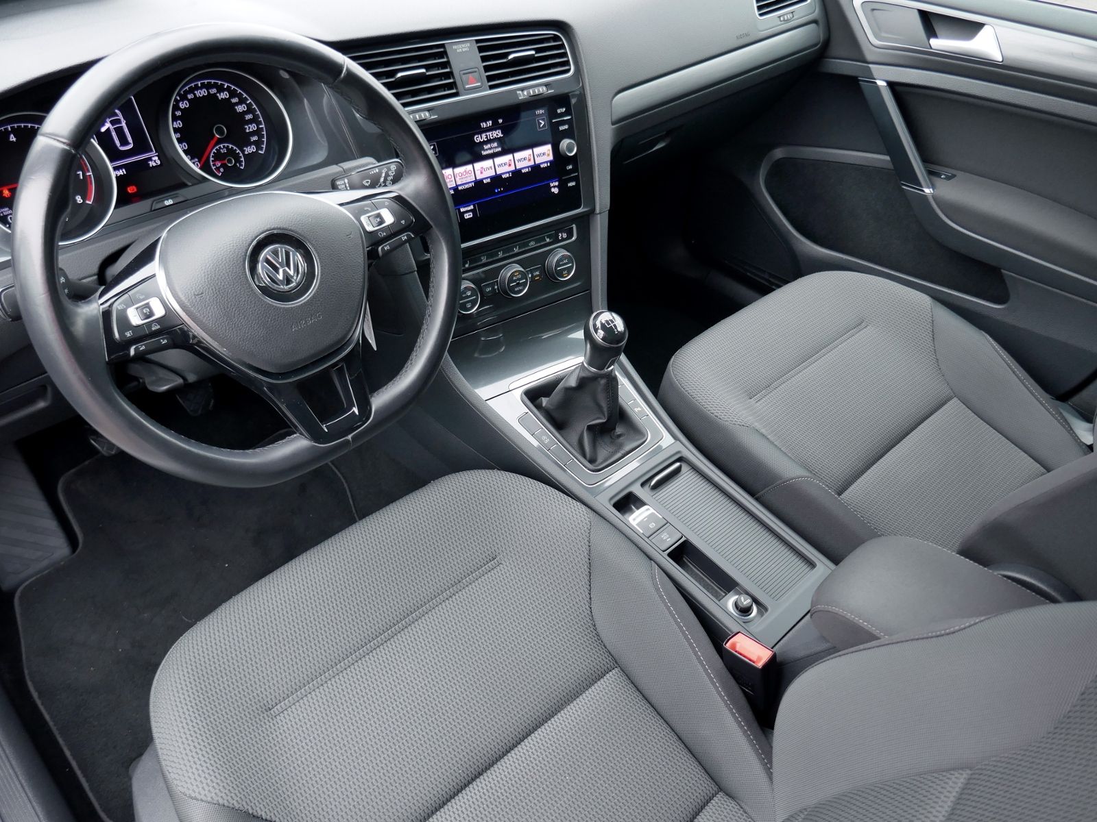 Fahrzeugabbildung Volkswagen Golf VII Variant Comfortline 1.0 TSI | PDC ACC