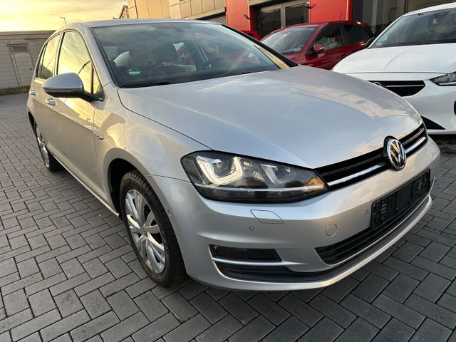 Volkswagen Golf VII Lim. Cup BMT Automatik TÜV neue