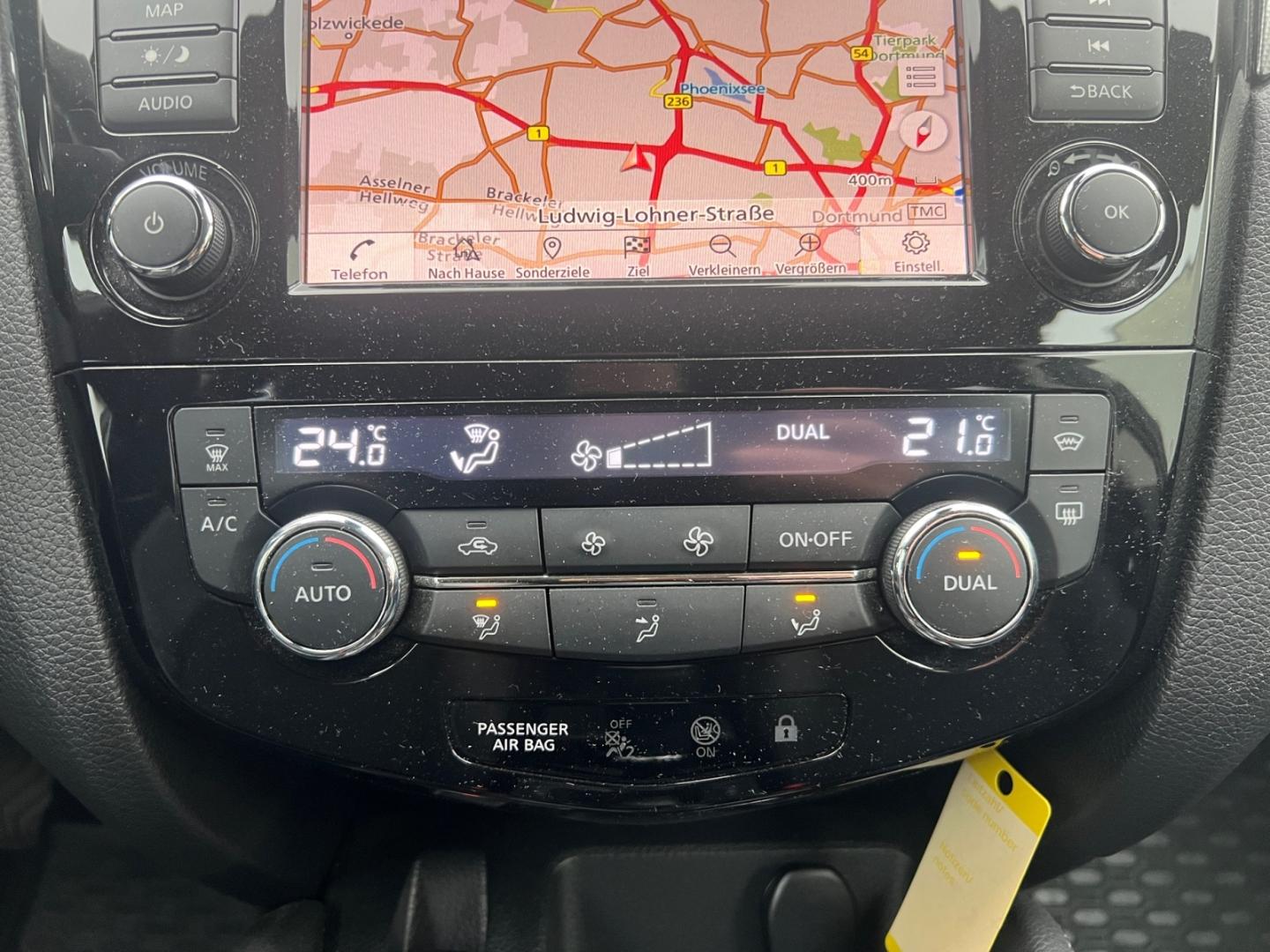 Nissan Qashqai 1.3 DIG-T TEKNA *LED*360°*hzb. Front*ACC