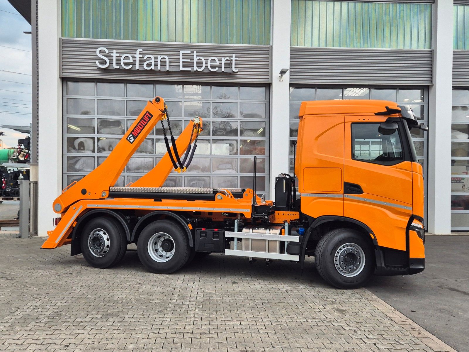 Fahrzeugabbildung Iveco AS280X58Y/ PS ON Hiab FTR18 Funk AHK Bett Cam